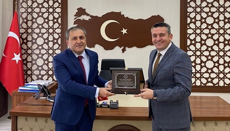 Milli Eğitim Müdürü Bayazıt’dan Veda ziyareti.