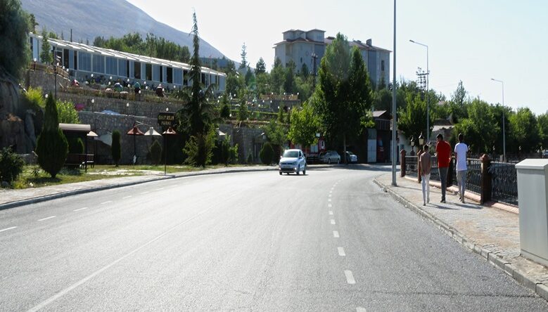 Büyükşehir’le Yenilenen Pınarbaşı Caddesi’ne Vatandaşlardan Tam Not.