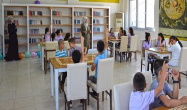 Büyükşehir Ekipleri Karne Gününde Öğrencilerle Bir Araya Geldi.