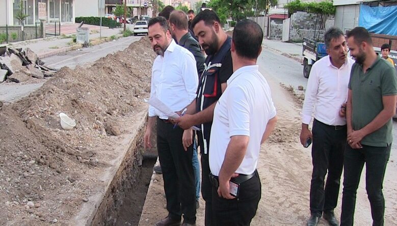 “Biz her köşeye hizmet götürme derdindeyken, siyaseti mezar soygunculuğuna dönüştürenler var”