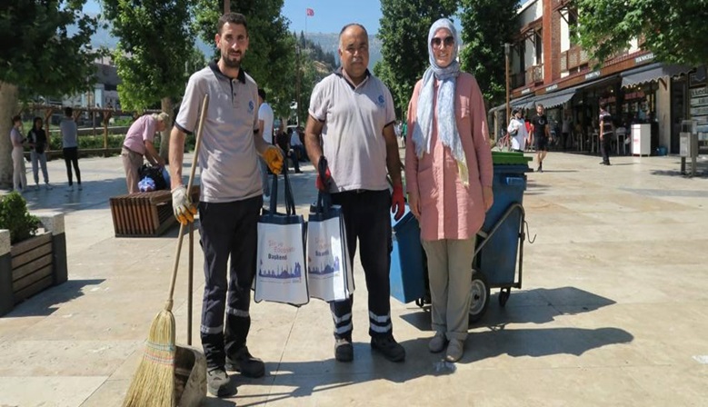 Büyükşehir’den Babalar Günü’nde Anlamlı Ziyaret.