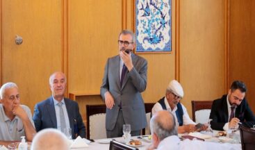 Mahir Ünal, muhtarları ağırladı.