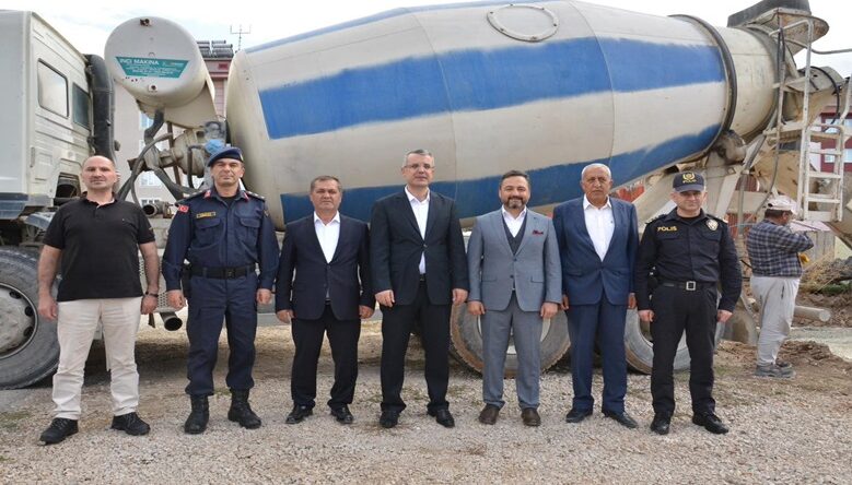 Elbistan’da Muhtarlık Binasını Temeli atıldı.