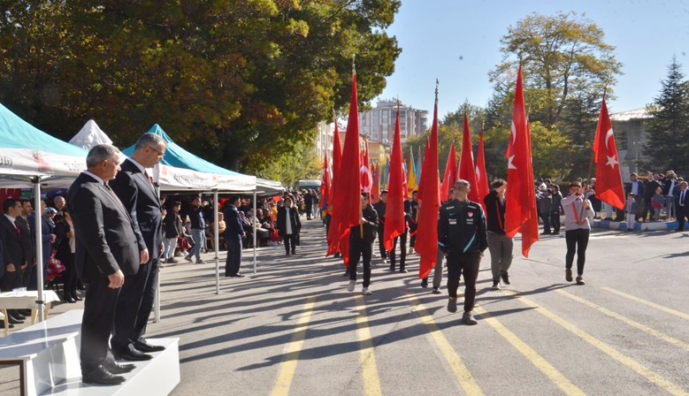 Elbistan’da 99. Yıl coşkusu.