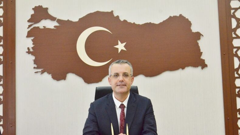 Kaymakam Vural’ dan Öğretmenler Günü Mesajı.