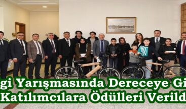 Bilgi Yarışmasında Dereceye Giren Katılımcılara Ödülleri Verildi.