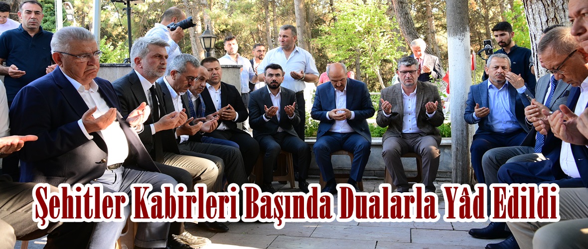 Şehitler Kabirleri Başında Dualarla Yâd Edildi.