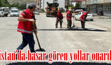 Elbistan’da hasar gören yollar onarılıyor.