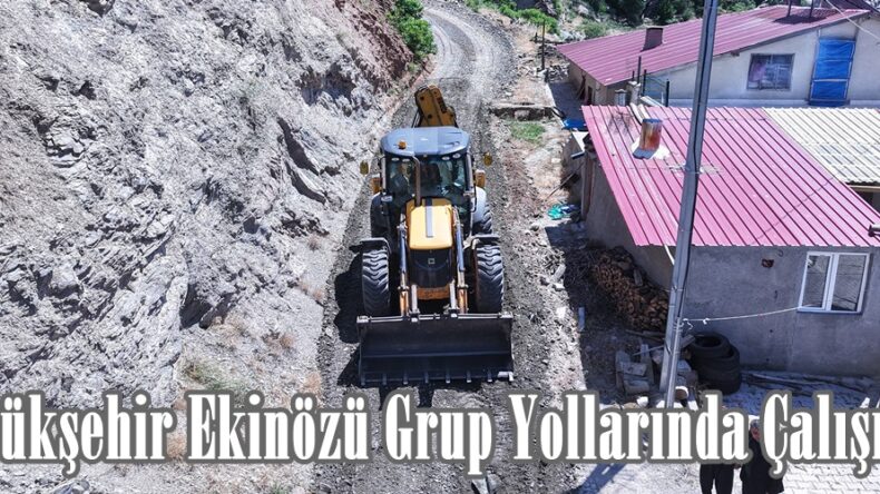 Büyükşehir Ekinözü Grup Yollarında Çalışıyor.
