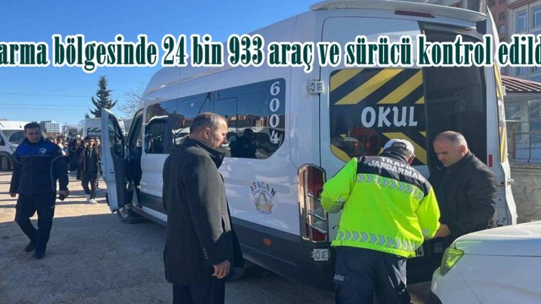 Jandarma bölgesinde 24 bin 933 araç ve sürücü kontrol edildi.