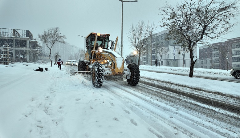 Büyükşehir Karla Mücadelede Seferber Oldu; 2 Bin 287 Talebe Anında Müdahale.