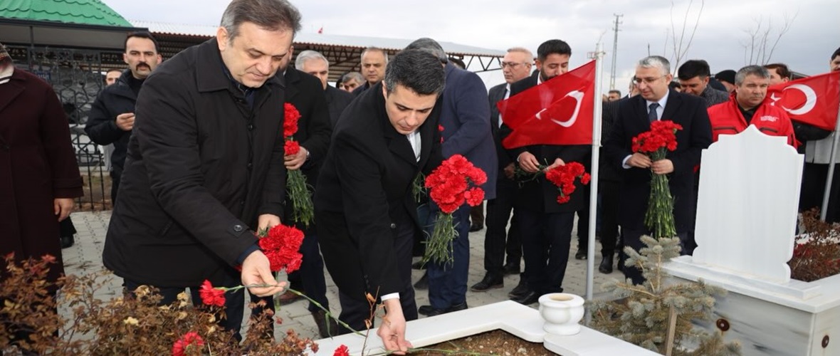 Asrın Felaketinin Üçüncü Yılında Elbistan’da Deprem Şehitleri Dualarla Anıldı.