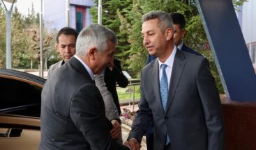 Vali Ünlüer’den Rektör Okumuş’a Hayırlı Olsun Ziyareti.