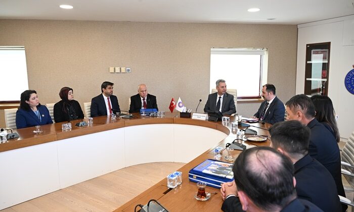 Özbekistan Heyeti KSÜ’de İş Birliği Anlaşmalarına İmza Attı.