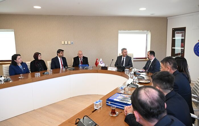 Özbekistan Heyeti KSÜ’de İş Birliği Anlaşmalarına İmza Attı.