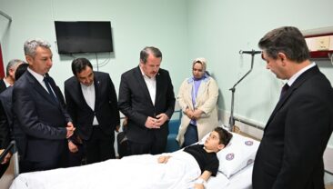 Memur-Sen Genel Başkanı Ali Yalçın KSÜ Tıp Fakültesi Hastanesinde Tedavi Gören Yaralıları Ziyaret Etti.