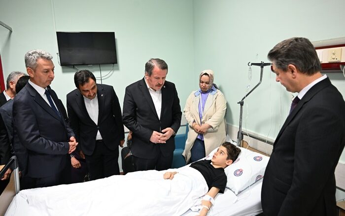 Memur-Sen Genel Başkanı Ali Yalçın KSÜ Tıp Fakültesi Hastanesinde Tedavi Gören Yaralıları Ziyaret Etti.