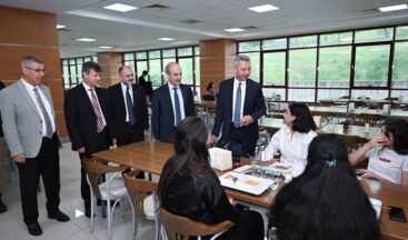 KSÜ Rektörü Prof. Dr. İbrahim Taner Okumuş Öğrencilerle Yemekte Buluştu.