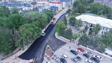 Büyükşehir, Elbistan Pınarbaşı Caddesi’nde Asfalt Serimine Başladı.