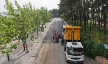 Büyükşehir, Hacı Bayram Veli Mahallesi’nde 31015. Sokak’ı Sıcak Asfaltla Buluşturuyor.