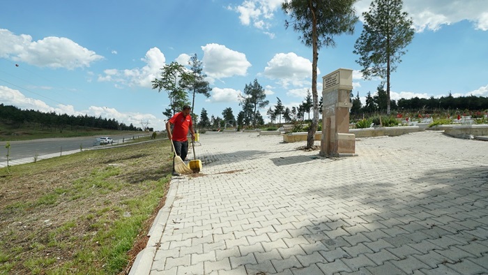 Büyükşehir, Kapıçam Mezarlığı’nı Bayrama Hazırlıyor.