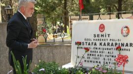 Aziz Şehitler ve Hayatını Kaybeden Öğrenciler Kabri Başında Dualarla Anıldı.