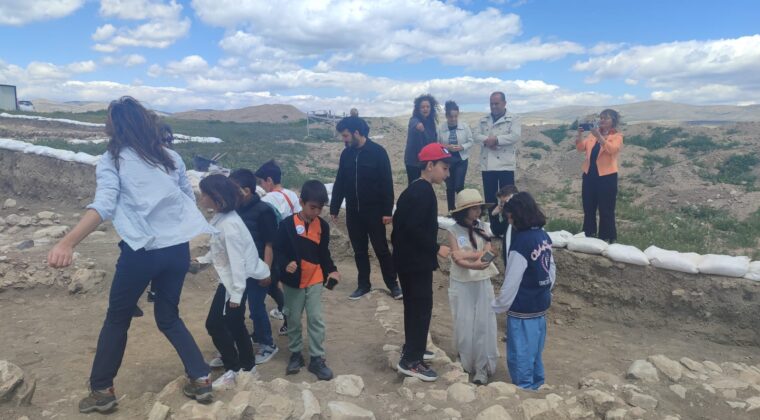 Yassıhöyük’ü gezen Öğrencilerin unutulmaz kazı deneyimi!