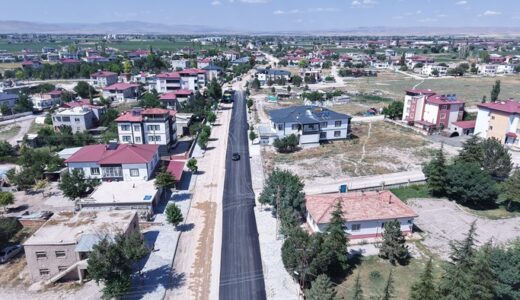 Büyükşehir, Elbistan’daki Tepebaşı Caddesi’nde Asfalt Mesaisine Başladı.