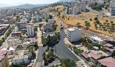 Büyükşehir, Dulkadiroğlu Aslanbey’de Asfalt Mesaisini Durmaksızın Sürdürüyor.