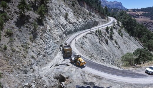 Büyükşehir’den Ekinözü Kırsalında Ulaşıma Güç Katan Yatırım.