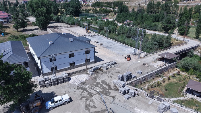 Büyükşehir’den Elbistan Karahasanuşağı’nda Parke Çalışması.