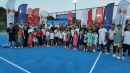 15 Temmuz Spor Vadisi’nde Ödüllü Tenis Turnuvasında Şampiyonlar Belli Oldu.