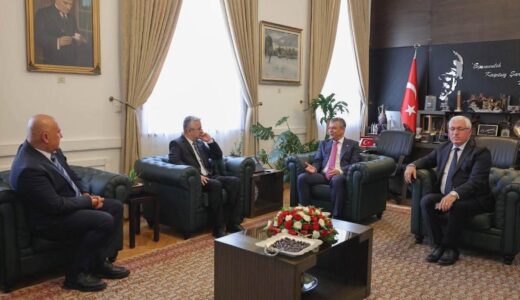 Belediye Başkanlarından Özgür Özel’e ziyaret.