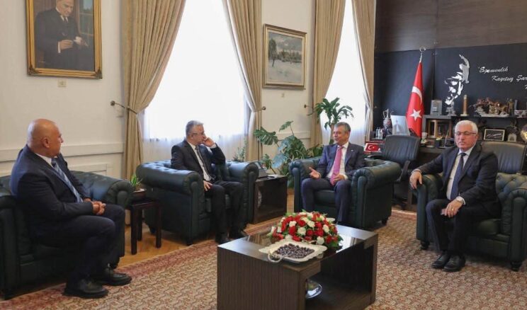 Belediye Başkanlarından Özgür Özel’e ziyaret.