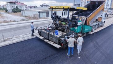 Elbistan’ın Caddeleri Büyükşehir Yatırımlarıyla Yenileniyor.