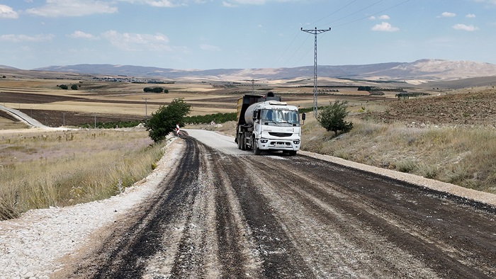 Büyükşehir’le Elbistan Kırsalında Ulaşım Güçleniyor.