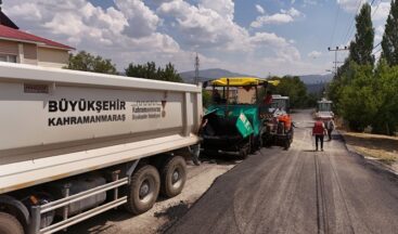 Büyükşehir, Nurhak’ta Eskiköy – Hüyük Grup Yolunu Sıcak Asfaltla Yeniliyor.