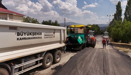 Büyükşehir, Nurhak’ta Eskiköy – Hüyük Grup Yolunu Sıcak Asfaltla Yeniliyor.