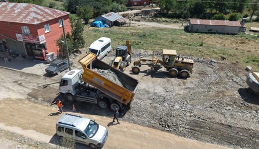 Büyükşehir, Andırın’da Bir Grup Yolunun Daha Konforunu Artırıyor.
