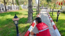 Büyükşehir’den Elbistan Hocazade ve Gariplik Mezarlıklarında Bakım Mesaisi.