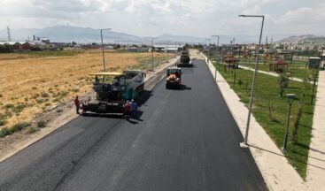 Büyükşehir, Dulkadiroğlu’nda Asfalt Mesaisini Sürdürüyor.